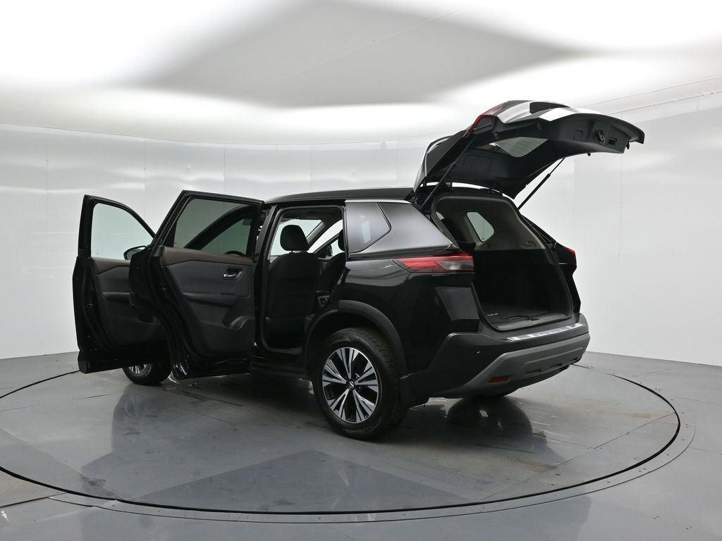 Used 2021 Nissan Rogue SV image 34