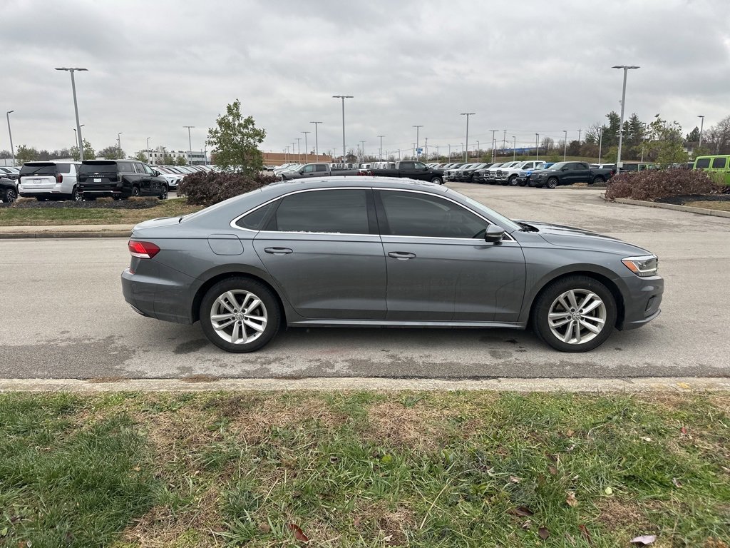 Used 2020 Volkswagen Passat 2.0T SE image 4