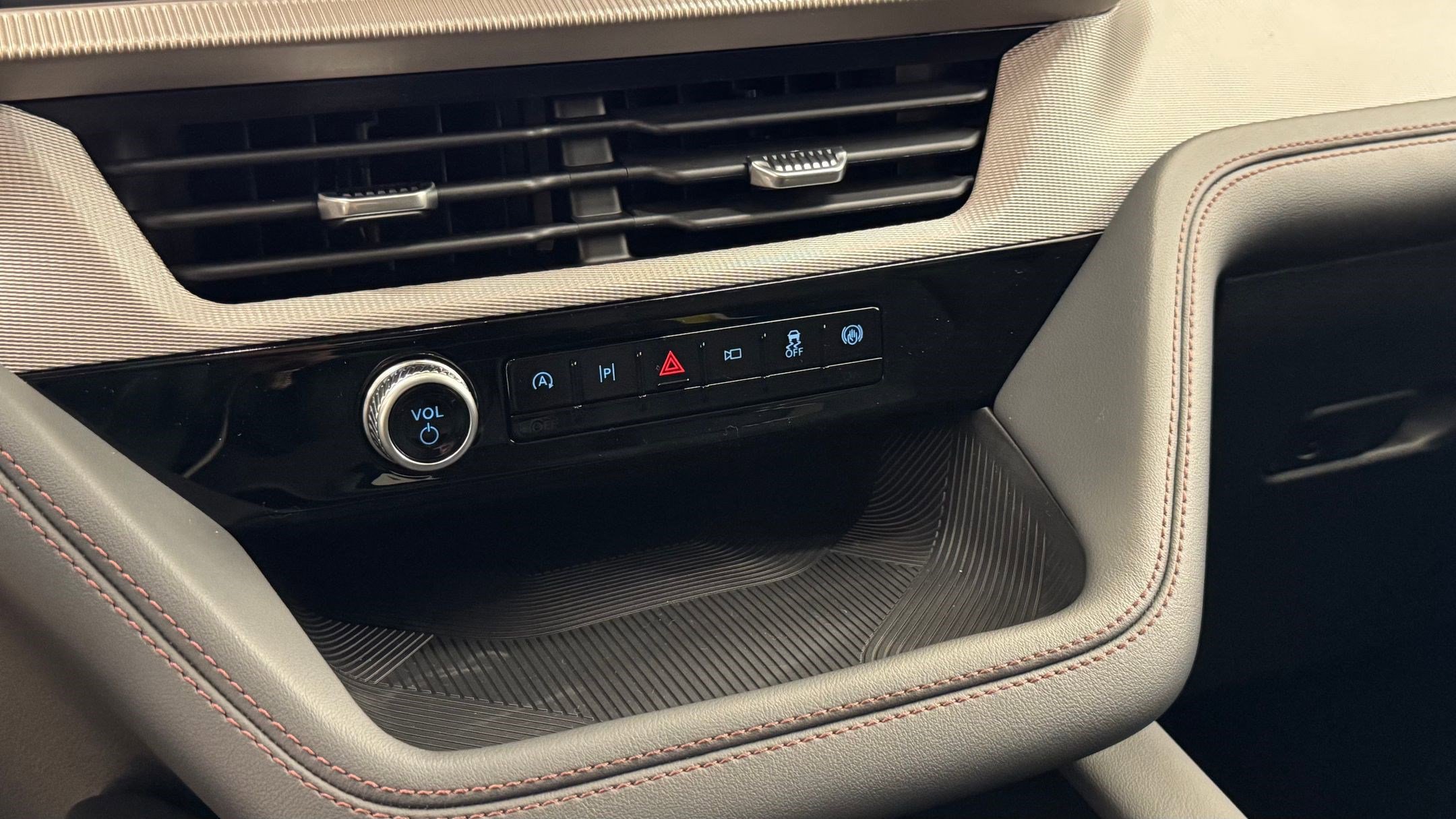 New 2026 Ford Explorer Active image 31