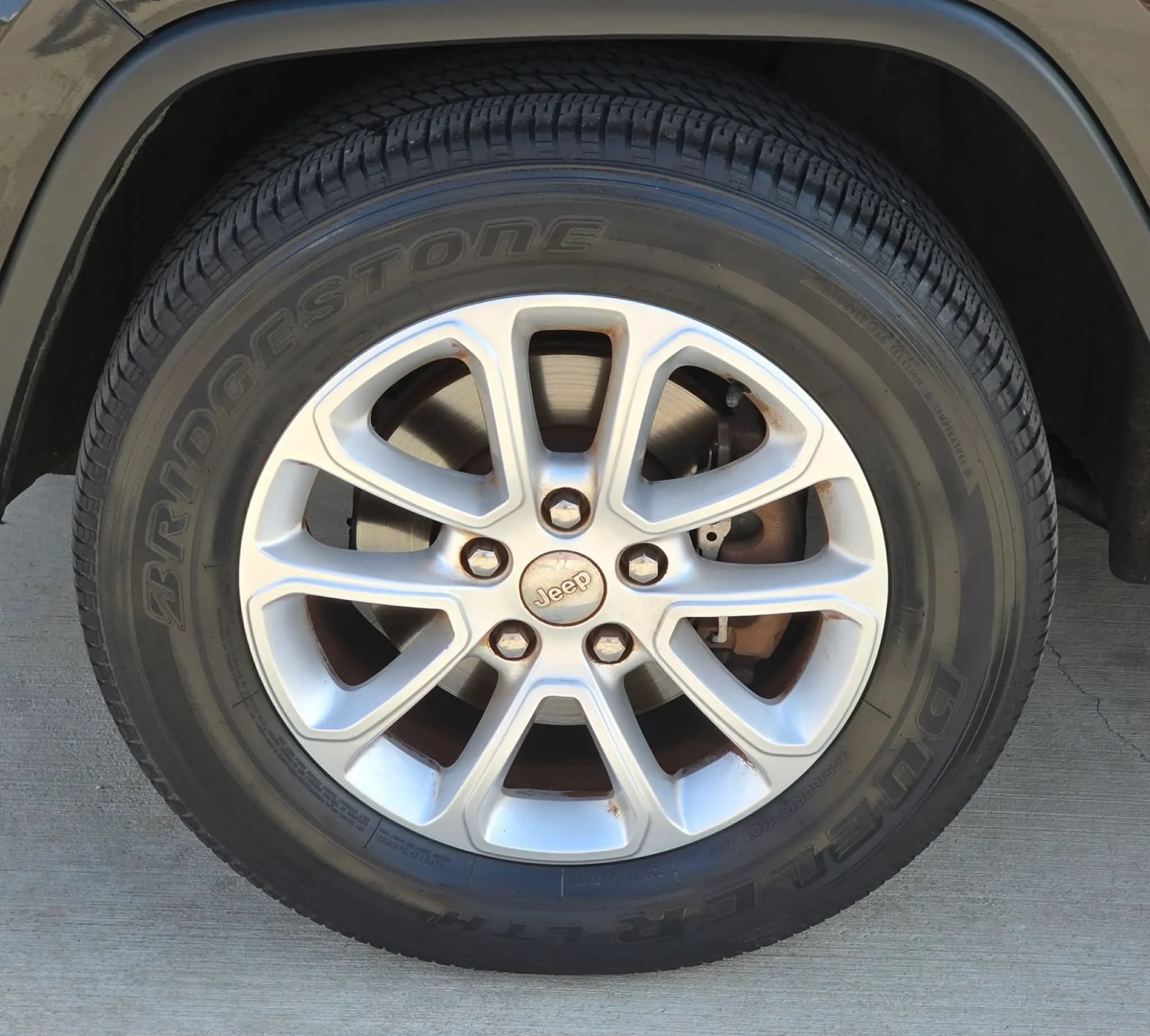 Used 2014 Jeep Grand Cherokee Laredo w/ Security & Convenience Group AWD/4WD image 29