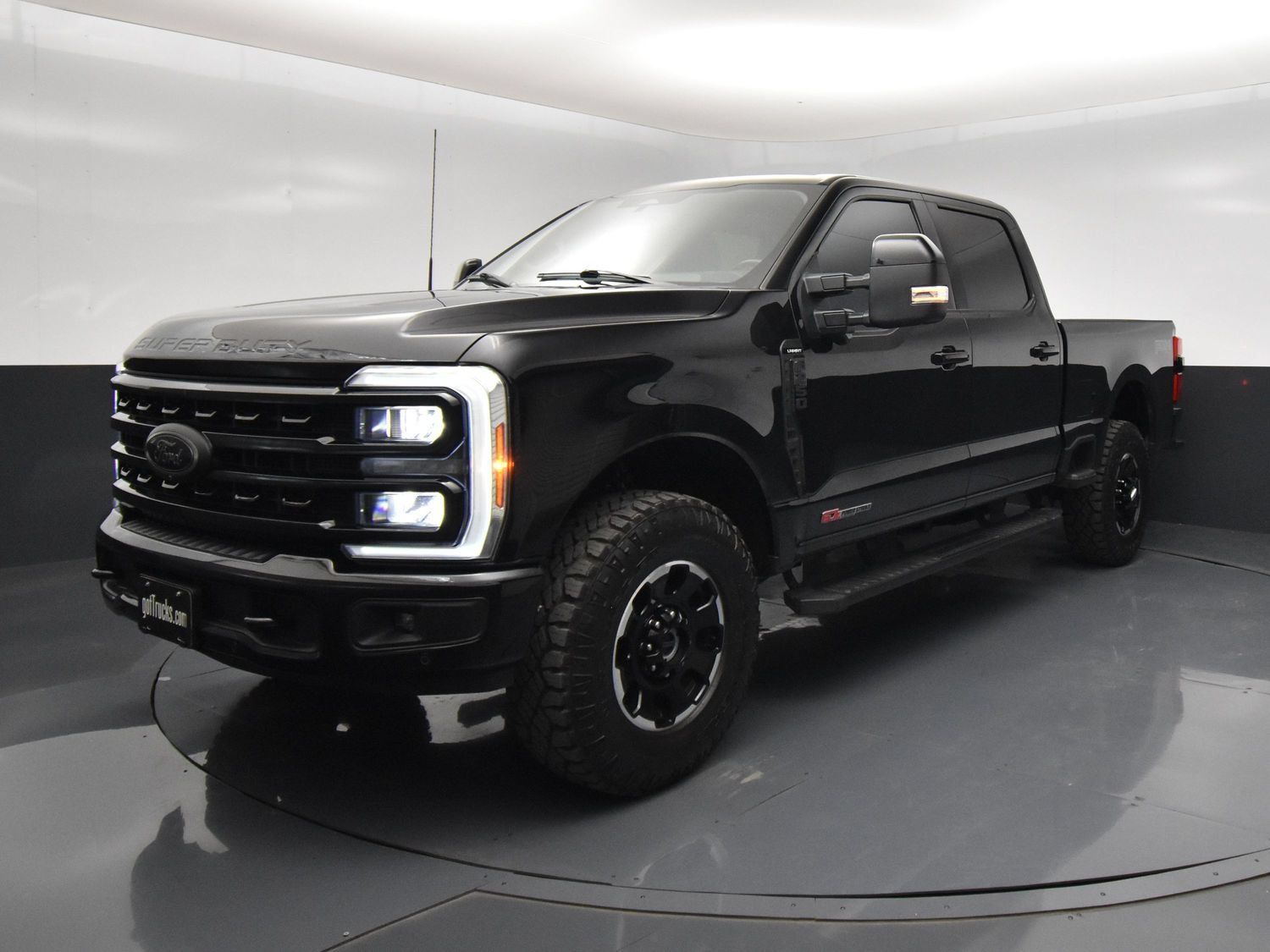 Used 2023 Ford F250 Lariat w/ Lariat Ultimate Package AWD/4WD image 2