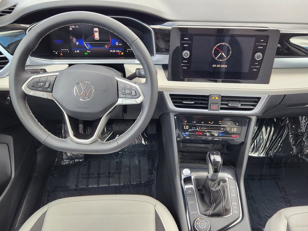 New 2026 Volkswagen Taos SE AWD/4WD image 2