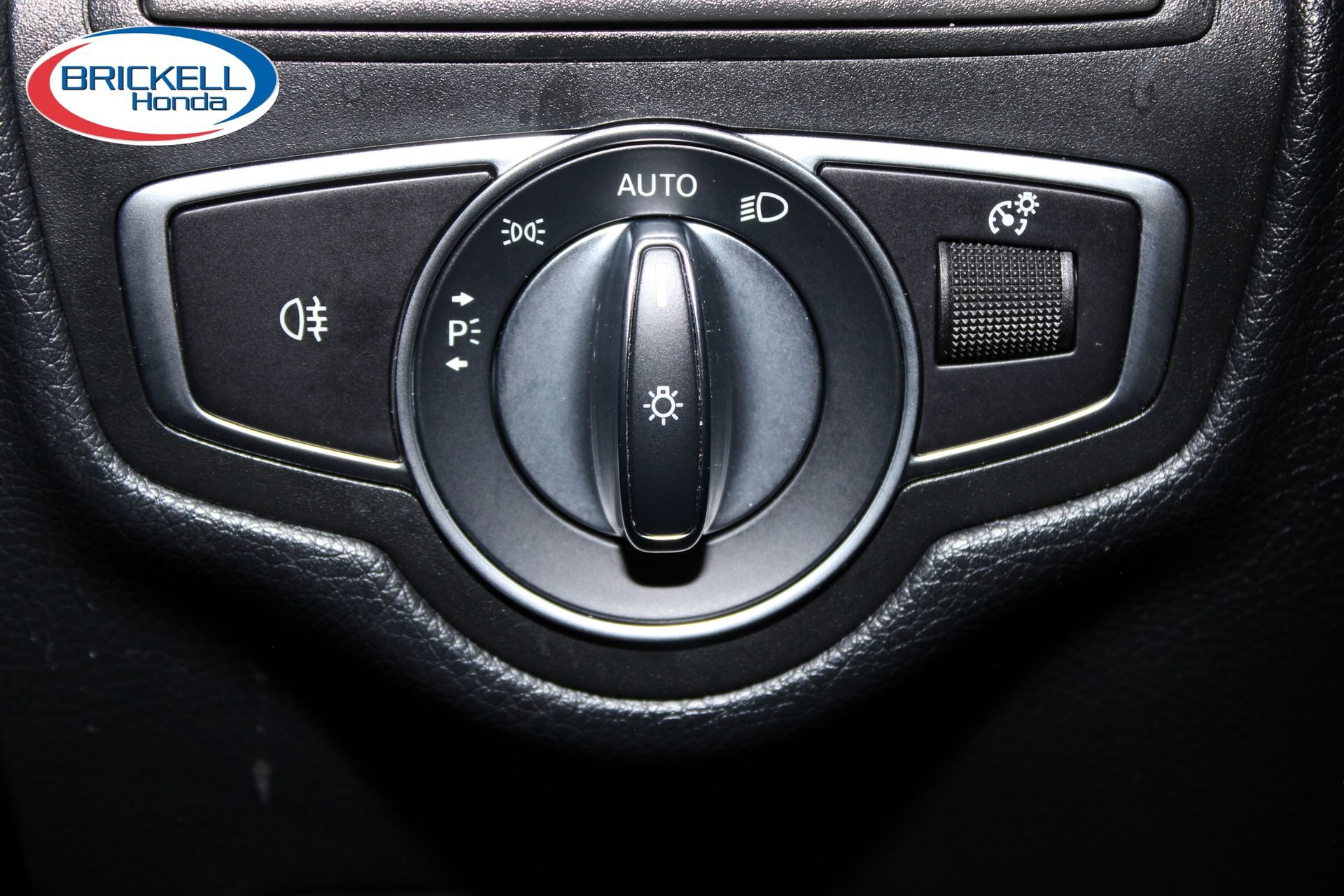 Used 2019 Mercedes-Benz GLC 300 image 32