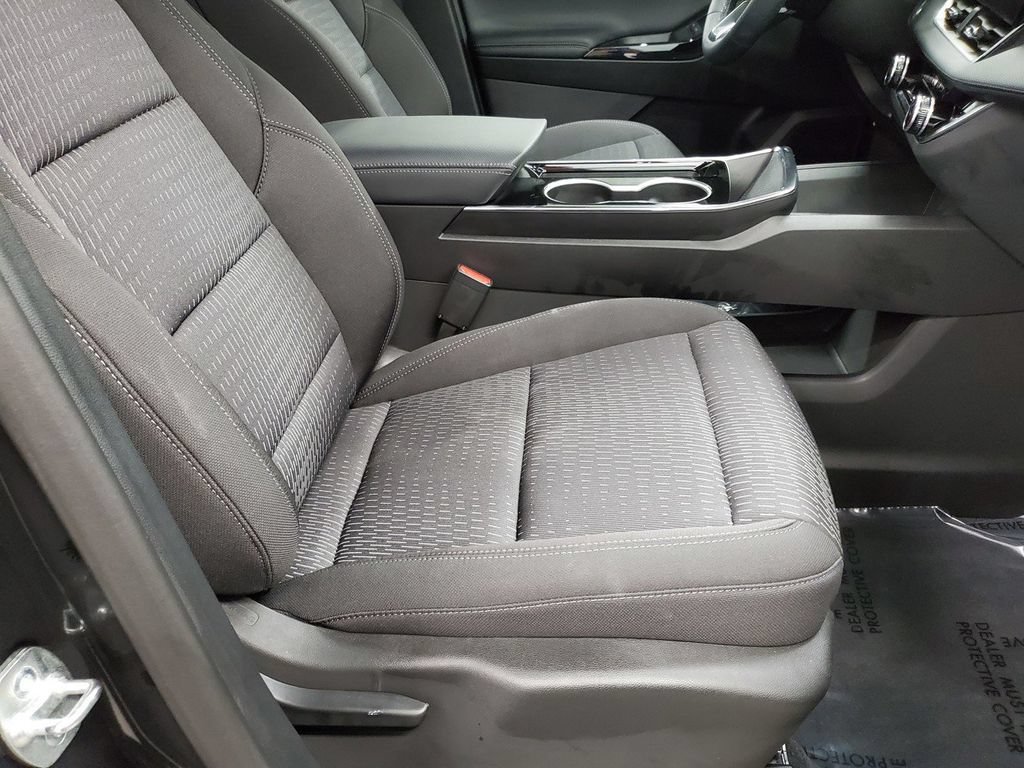 Used 2025 Chevrolet Equinox LT FWD image 21