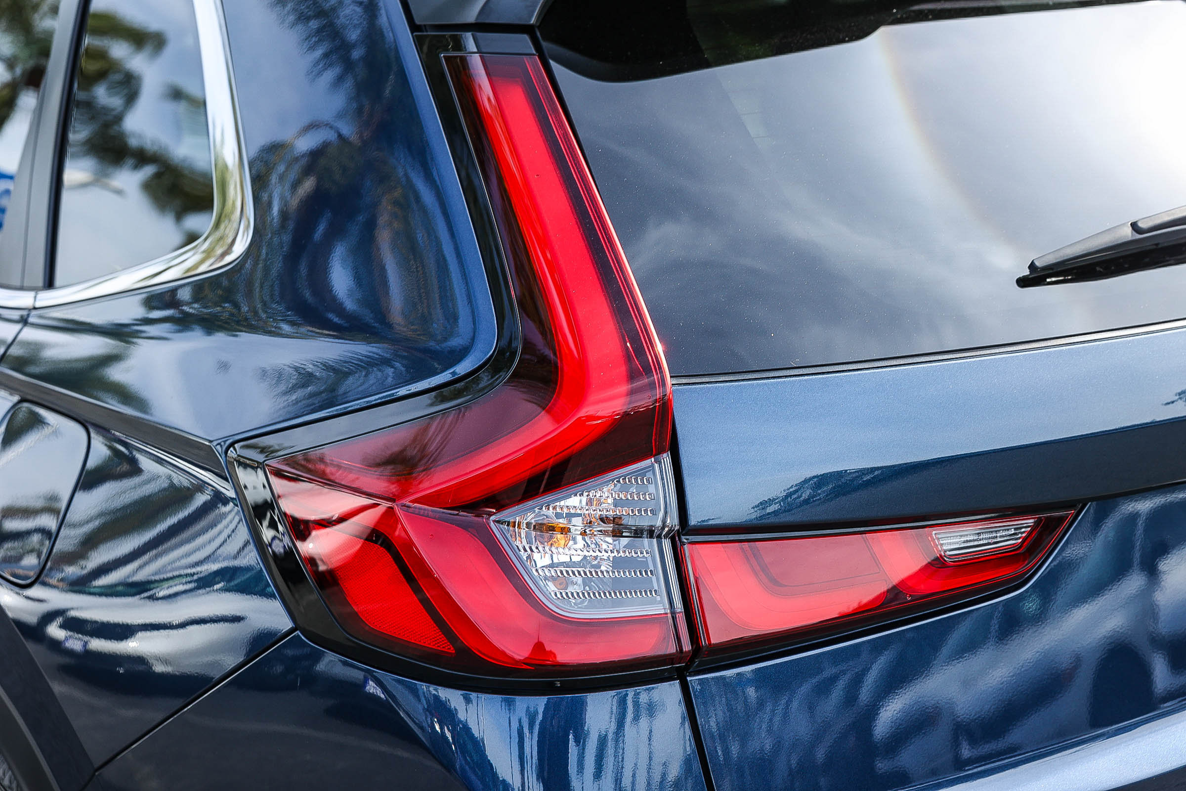 Used 2025 Honda CR-V EX-L image 8