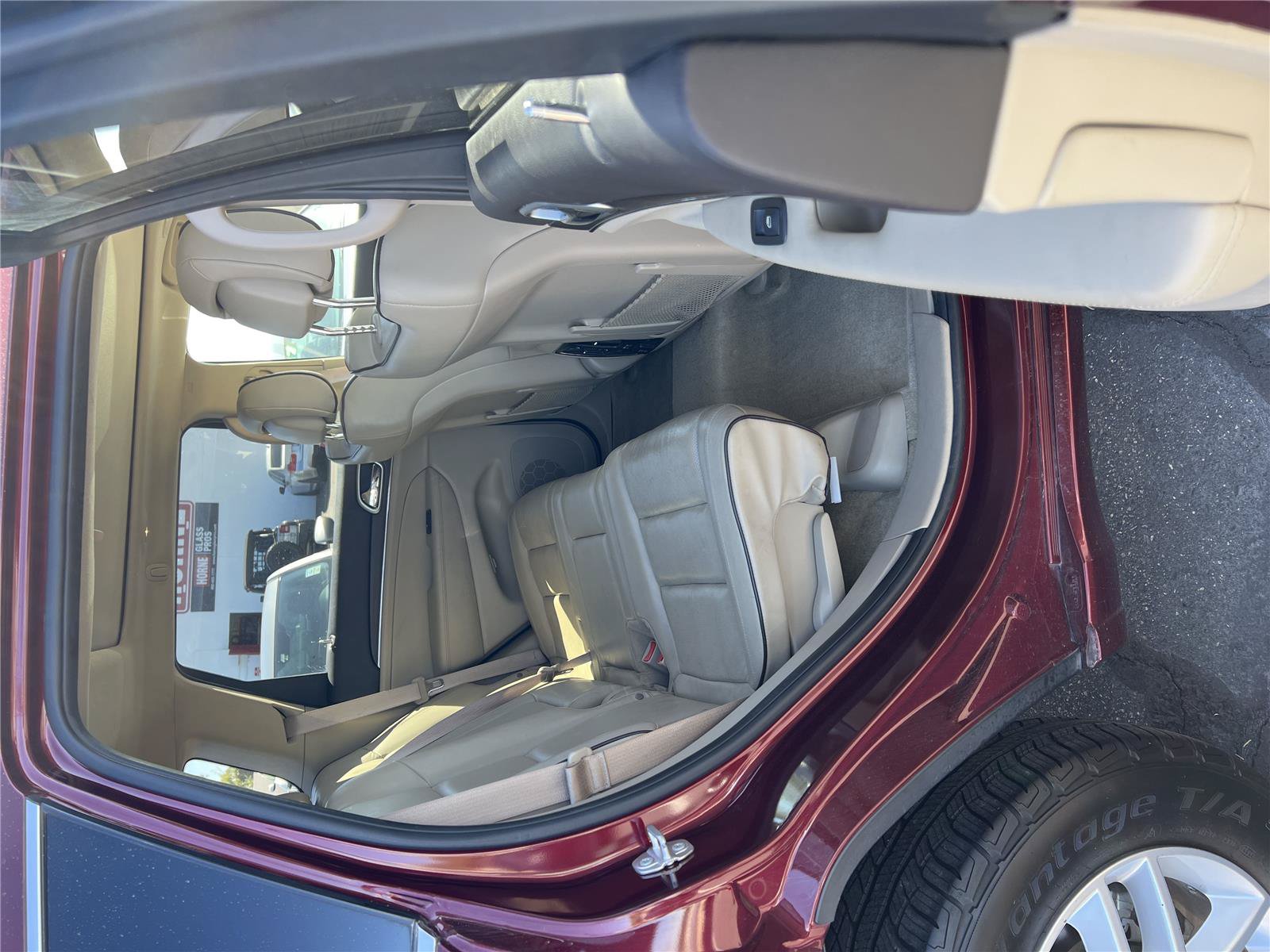 Used 2018 Jeep Grand Cherokee Overland AWD/4WD image 19