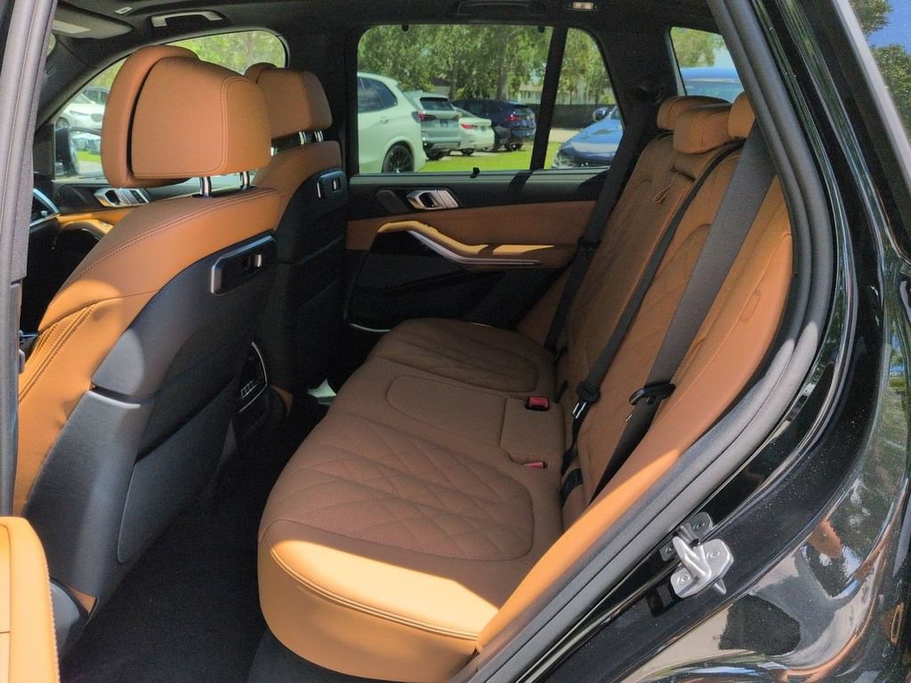 New 2026 BMW X5 xDrive40i w/ M Sport Package AWD/4WD image 14