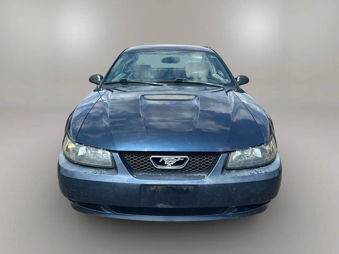 Used 2001 Ford Mustang Coupe RWD image 2