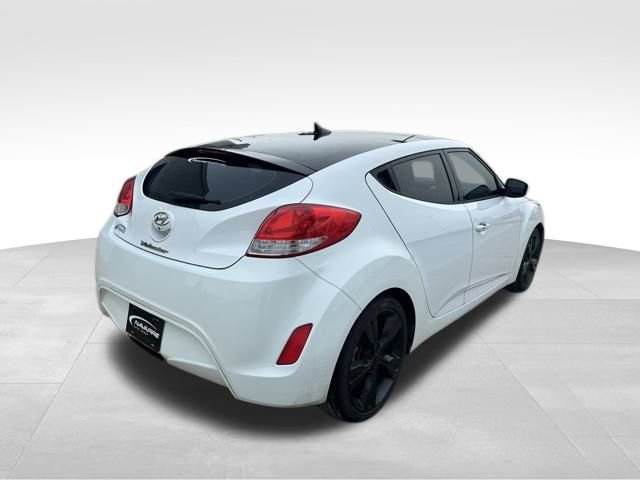 Used 2017 Hyundai Veloster Value Edition image 9