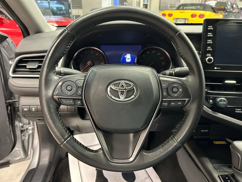 Used 2023 Toyota Camry XSE image 10