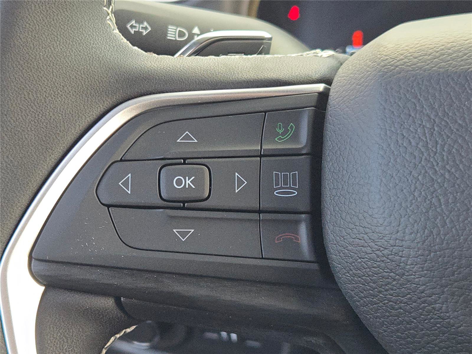 New 2025 Jeep Grand Cherokee L Laredo w/ MOPAR Finishing Package image 34