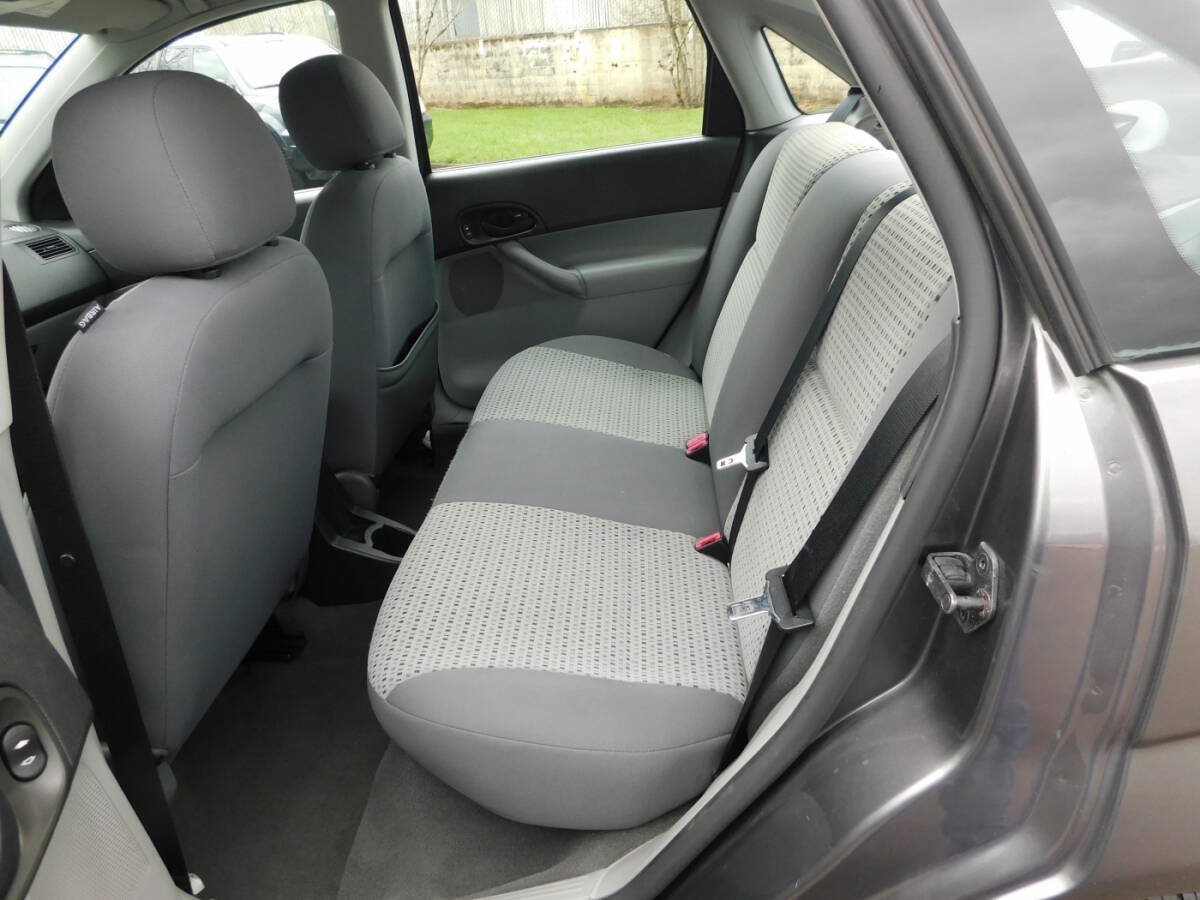Used 2006 Ford Focus SES FWD image 5