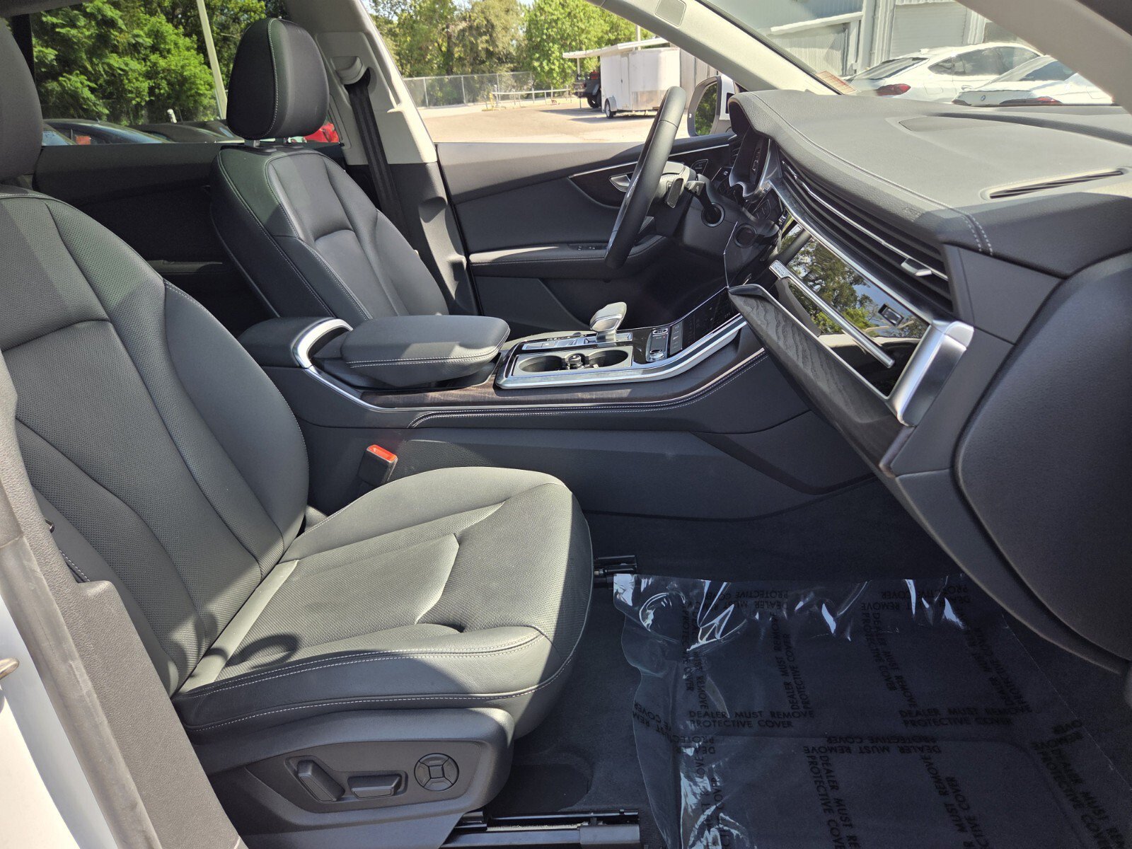 Used 2023 Audi Q8 Premium Plus AWD/4WD image 17
