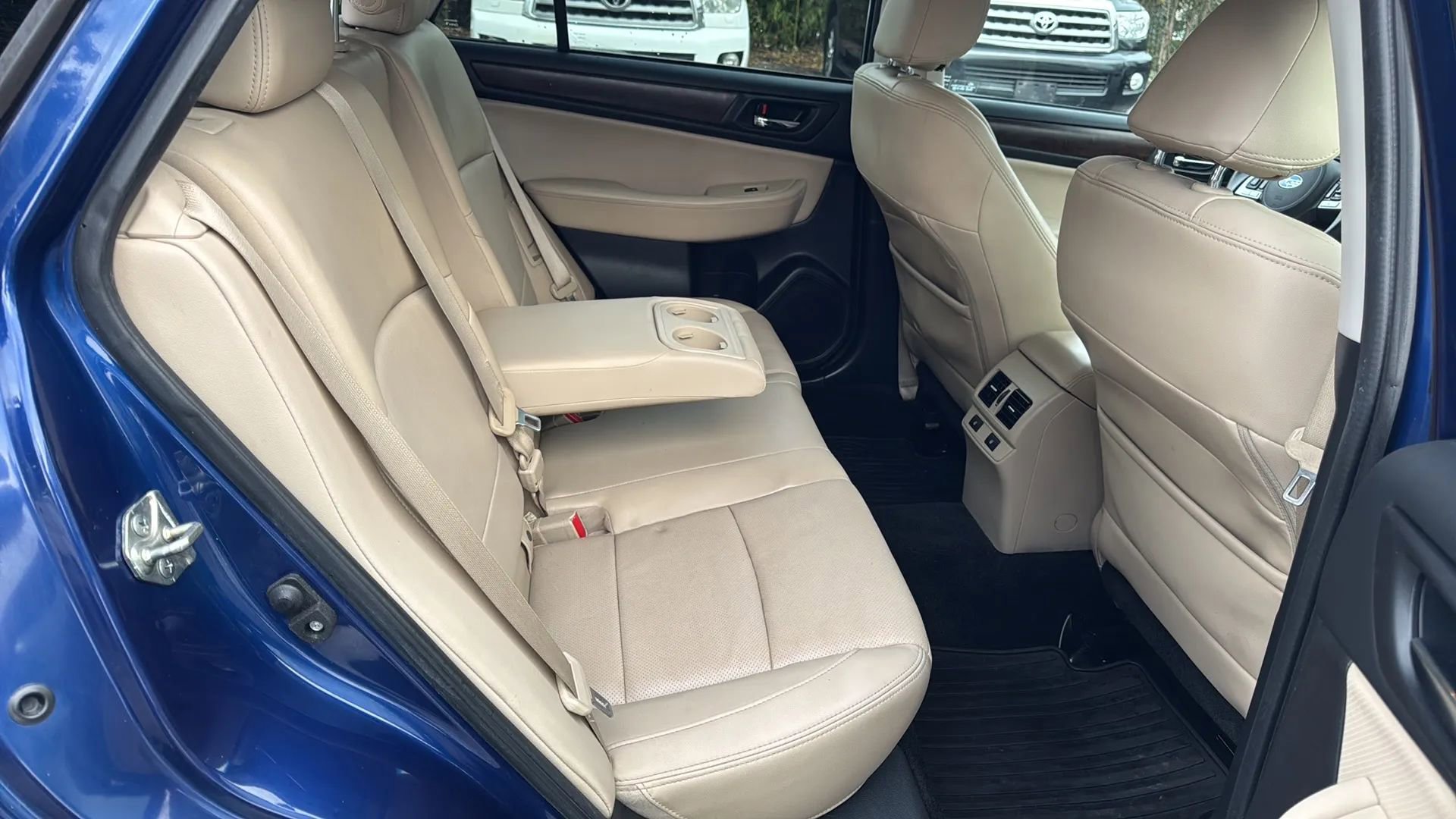 Used 2015 Subaru Outback 3.6R Limited image 13