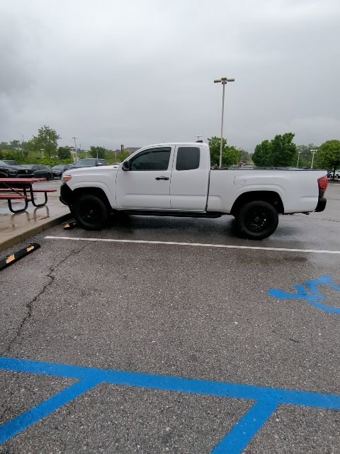 Used 2022 Toyota Tacoma SR RWD image 3