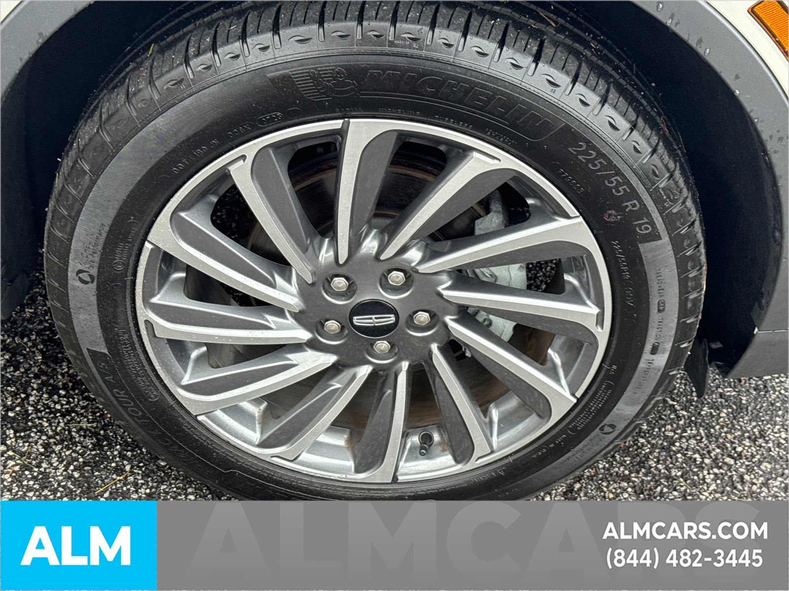 Used 2023 Lincoln Corsair Reserve w/ Rear Removable Package Tray image 15