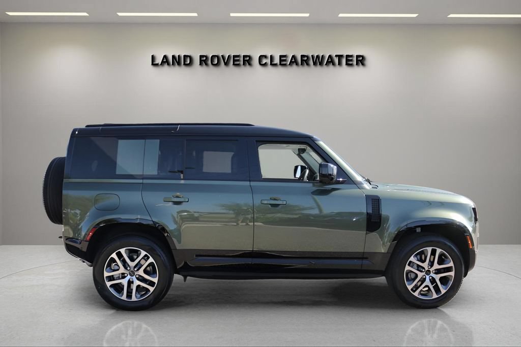 Used 2026 Land Rover Defender 110 X-Dynamic SE AWD/4WD image 6
