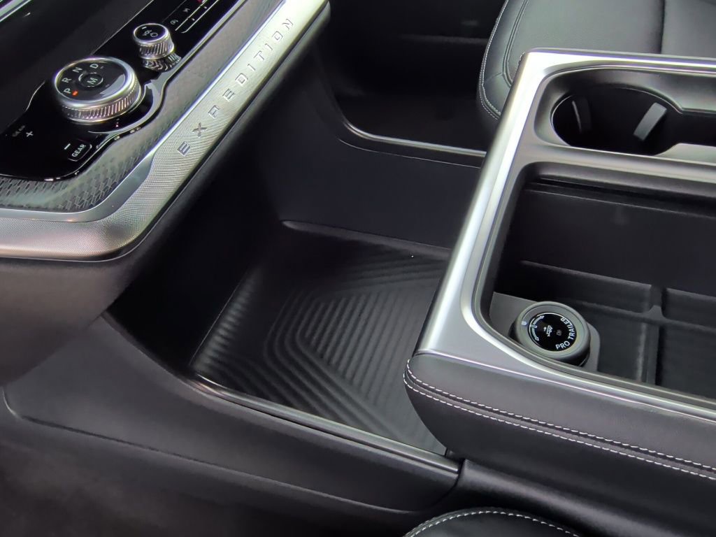 New 2026 Ford Expedition Max Platinum image 34