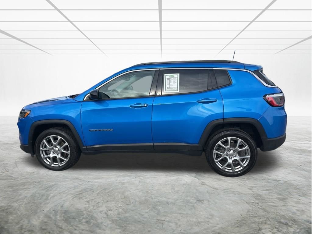 Used 2022 Jeep Compass Latitude AWD/4WD image 7