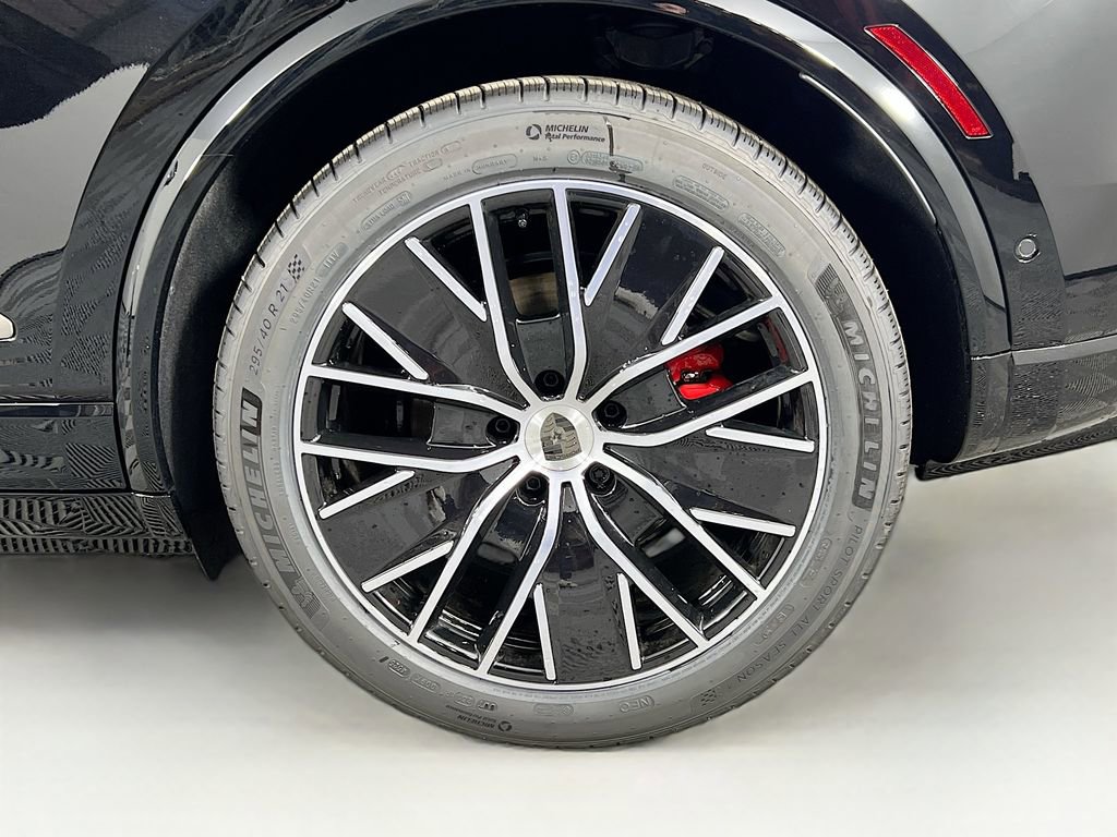 New 2026 Porsche Macan Turbo Electric image 33