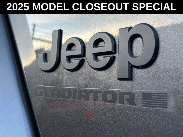 New 2025 Jeep Gladiator Sport AWD/4WD image 17