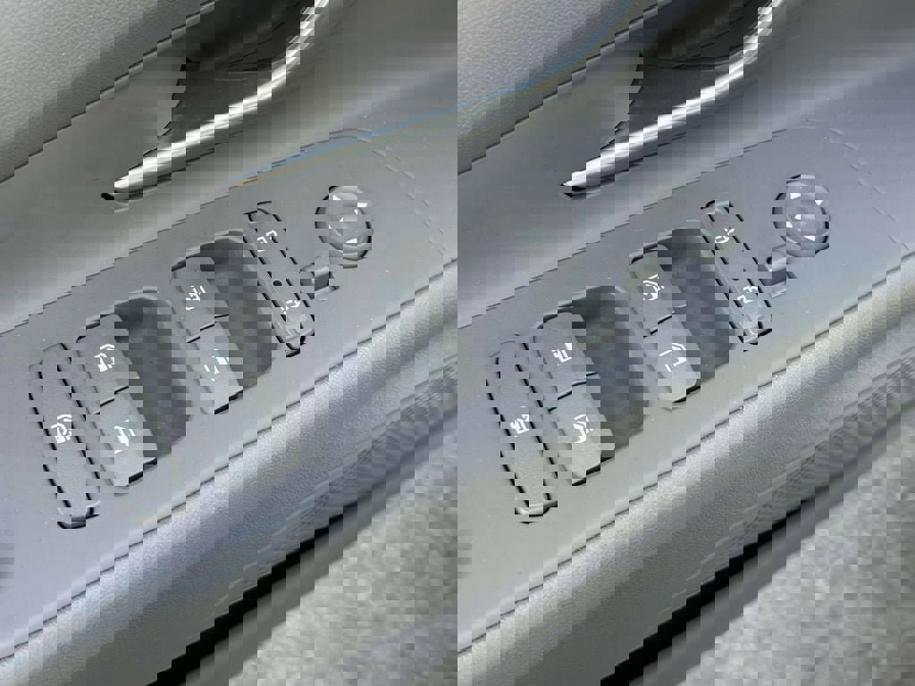 Used 2021 Hyundai Elantra SEL w/ Convenience Package FWD image 15