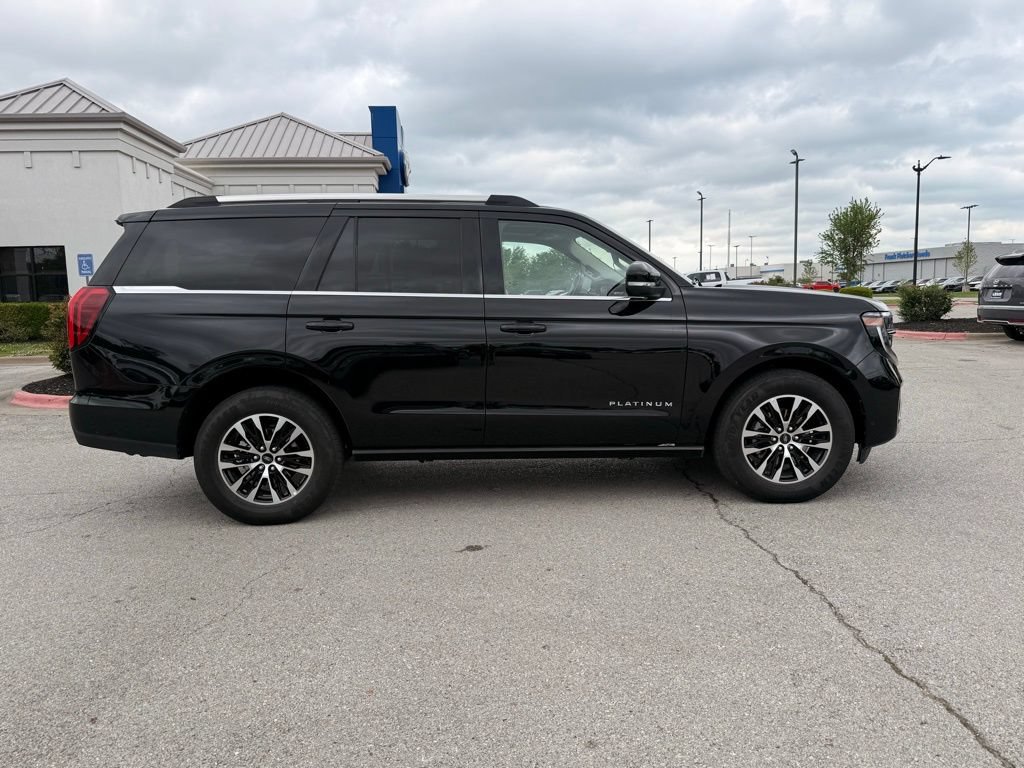 Used 2025 Ford Expedition Platinum AWD/4WD image 8
