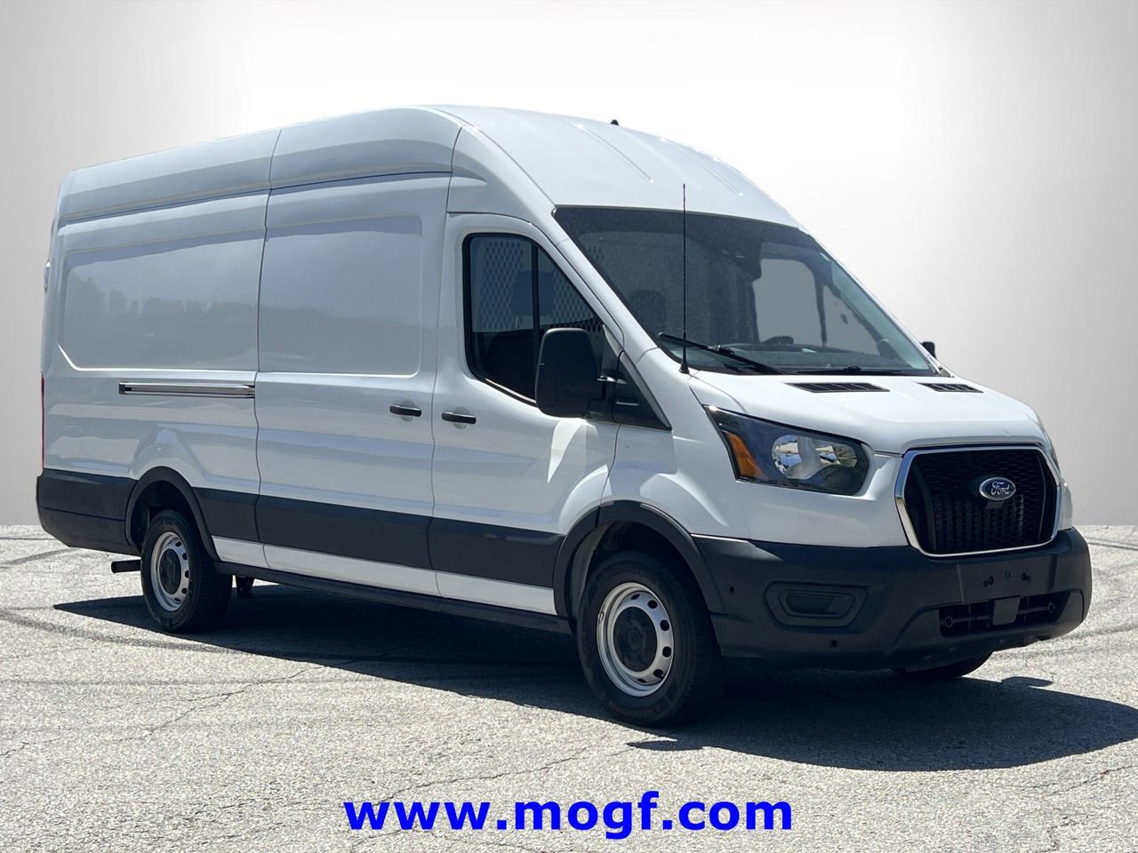Used 2023 Ford Transit 250 148 High Roof Extended RWD image 4
