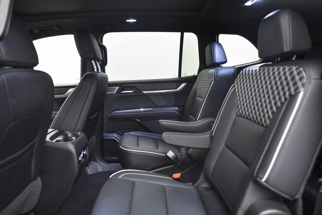 Used 2024 GMC Acadia Denali w/ Super Cruise Package image 11