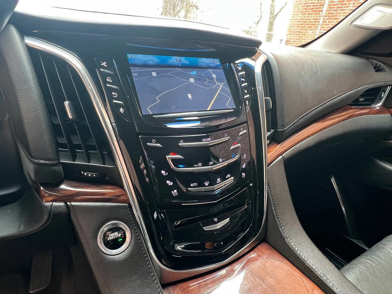 Used 2015 Cadillac Escalade ESV Premium image 32