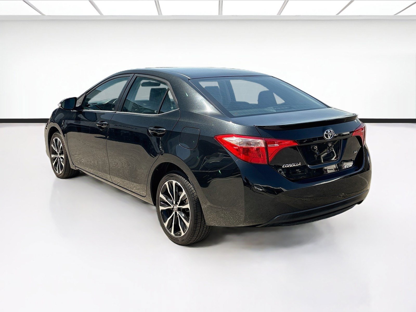 Used 2019 Toyota Corolla SE FWD image 6