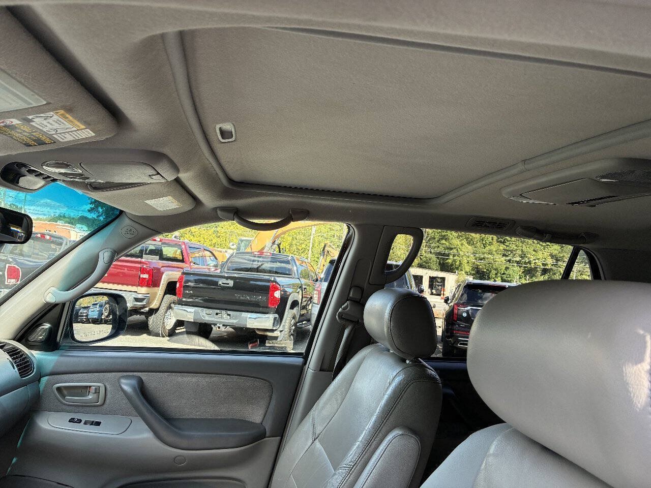 Used 2003 Toyota Sequoia SR5 w/ Preferred Pkg AWD/4WD image 23