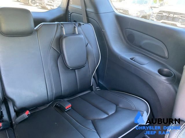 Used 2026 Chrysler Pacifica Limited FWD image 14