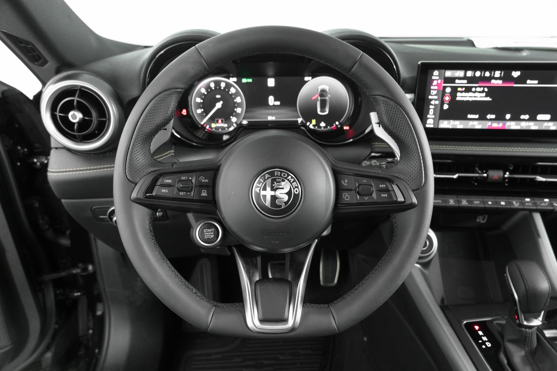 New 2025 Alfa Romeo Tonale w/ Premium Package image 33