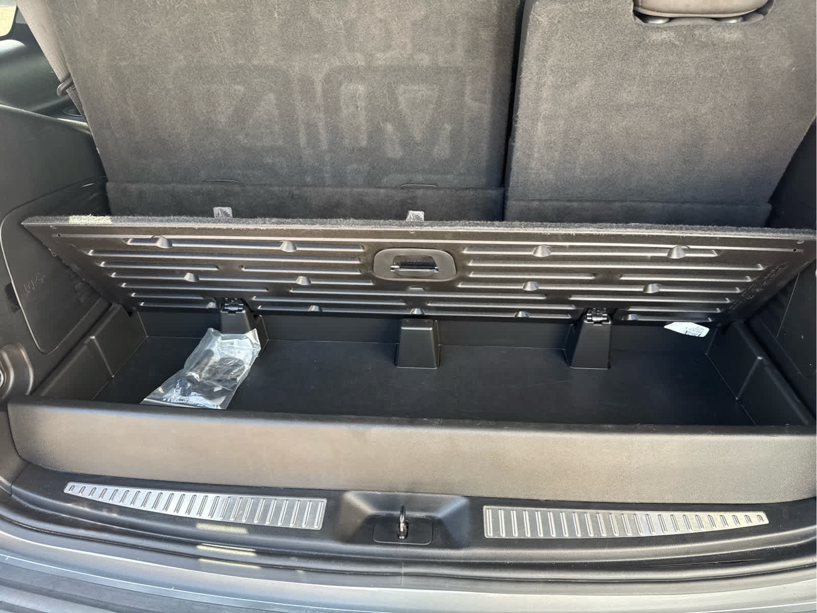 Used 2020 Cadillac Escalade Luxury RWD image 40
