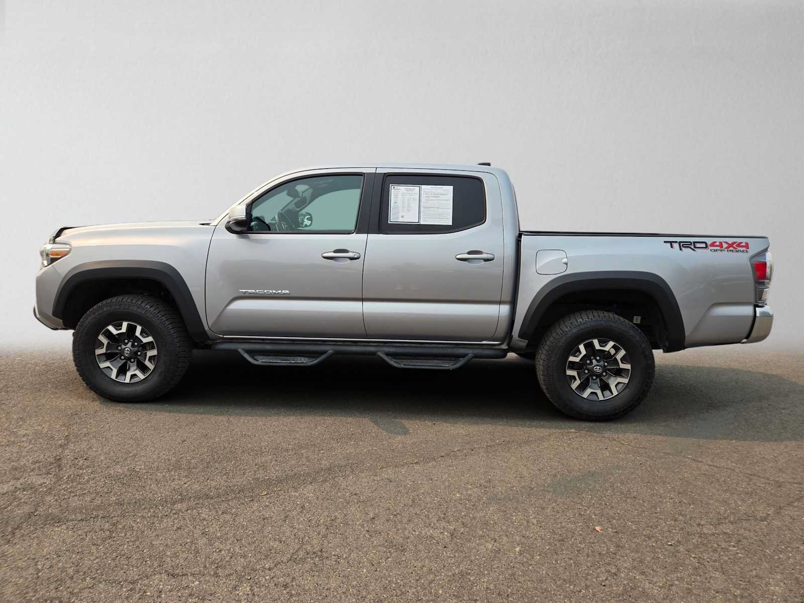 Used 2021 Toyota Tacoma TRD Off-Road AWD/4WD image 7