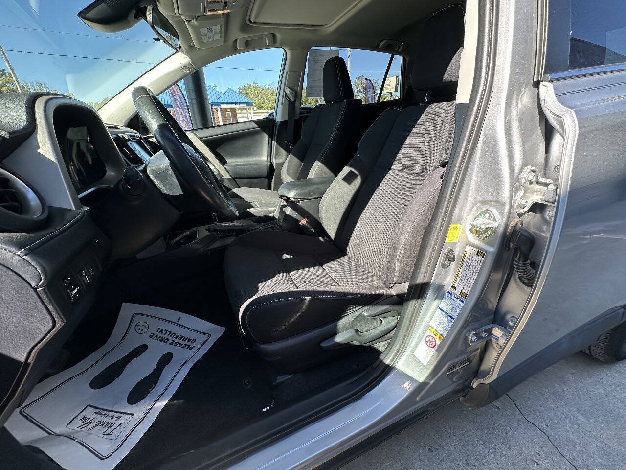 Used 2018 Toyota RAV4 XLE w/ Plus Extra Value Package AWD/4WD image 16