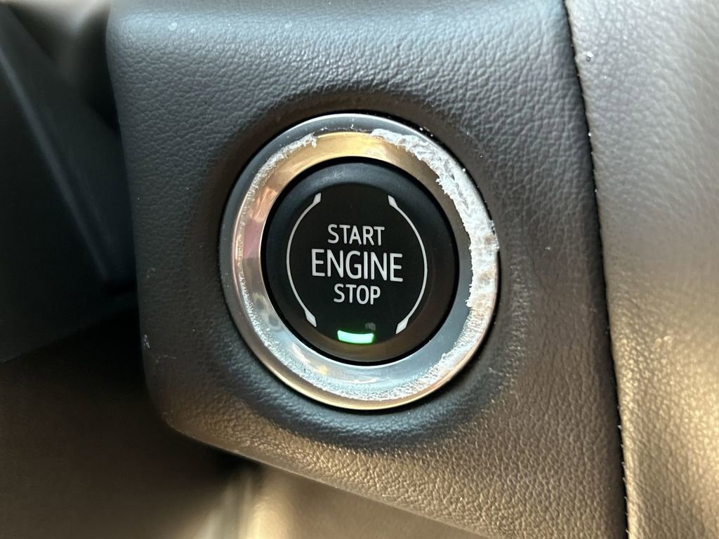 Used 2023 GMC Yukon SLT image 17