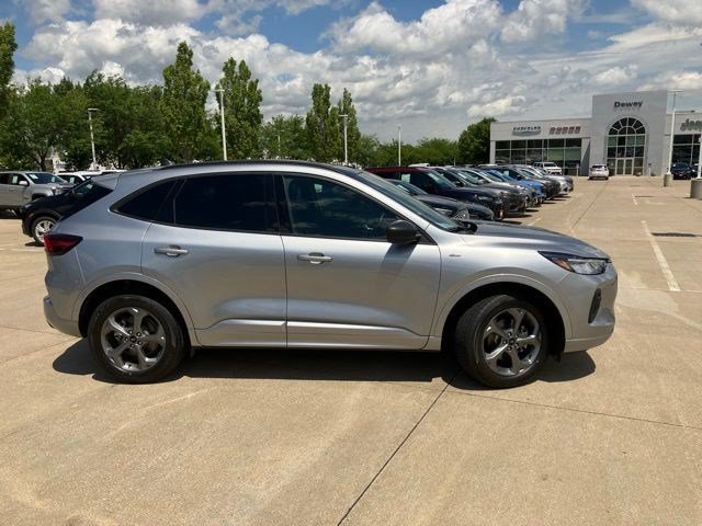 Used 2023 Ford Escape ST-Line w/ Tech Pack #1 AWD/4WD image 5