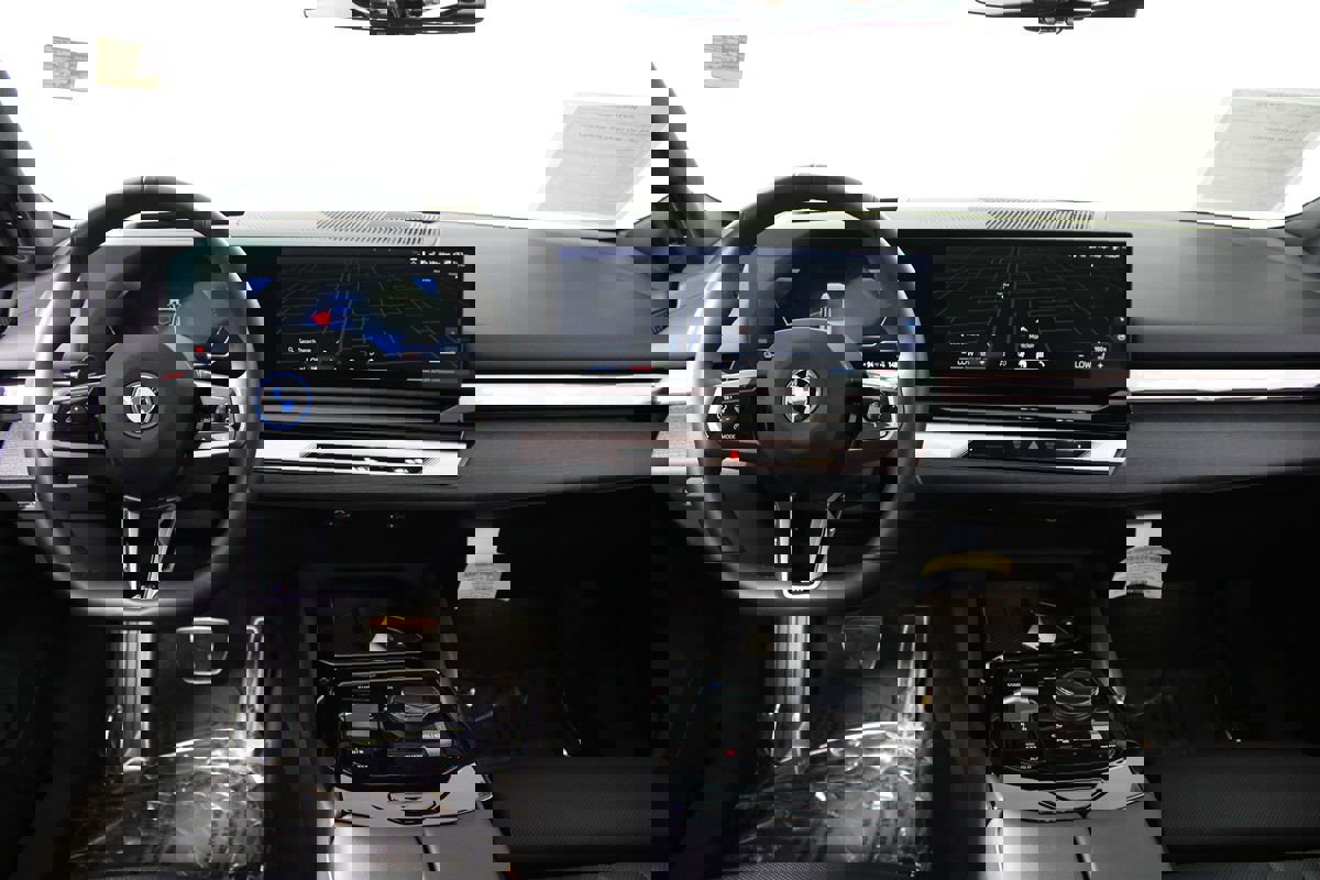 Used 2025 BMW i5 eDrive40i w/ M Sport Package image 39