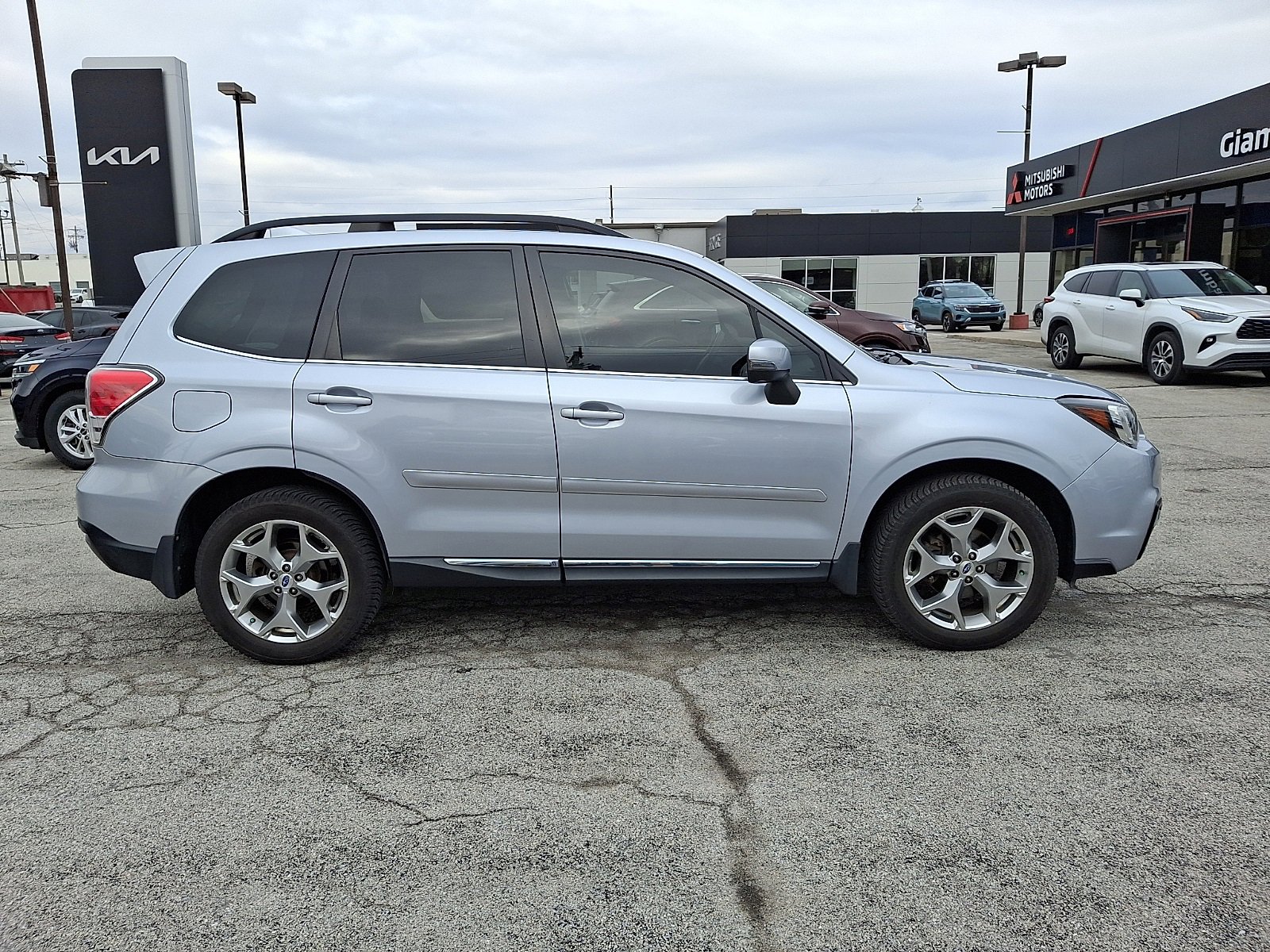 Used 2017 Subaru Forester 2.5i Touring image 8