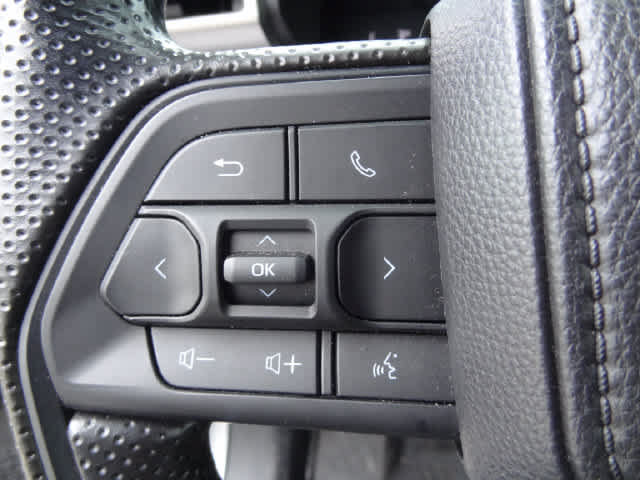 Used 2025 Toyota Tacoma SR5 AWD/4WD image 16