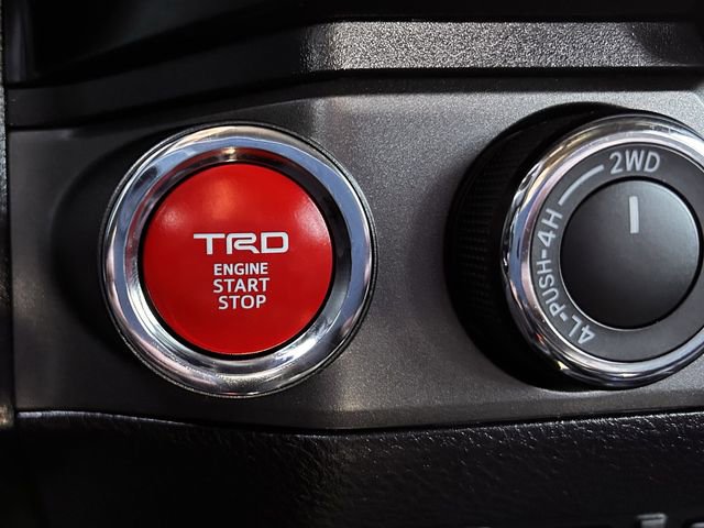 Used 2017 Toyota Tacoma TRD Sport image 22