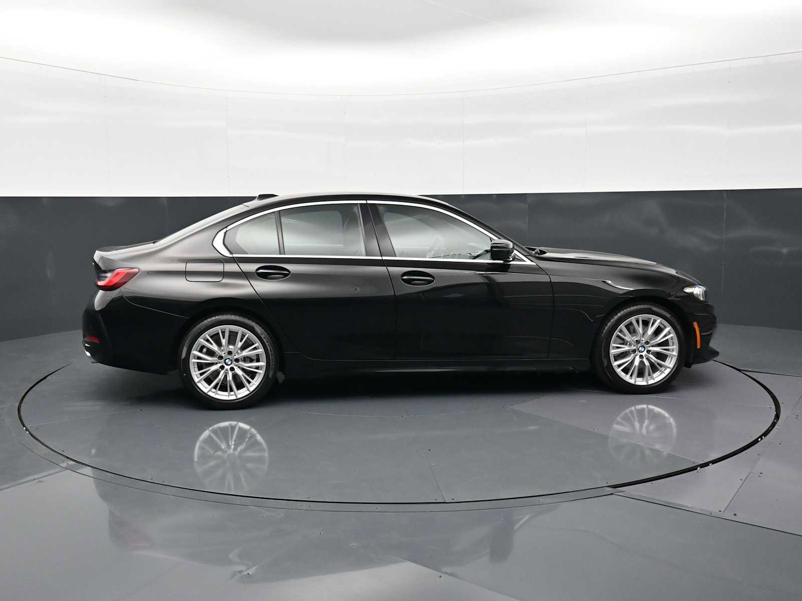 Certified 2024 BMW 330i Sedan w/ Premium Package RWD image 4