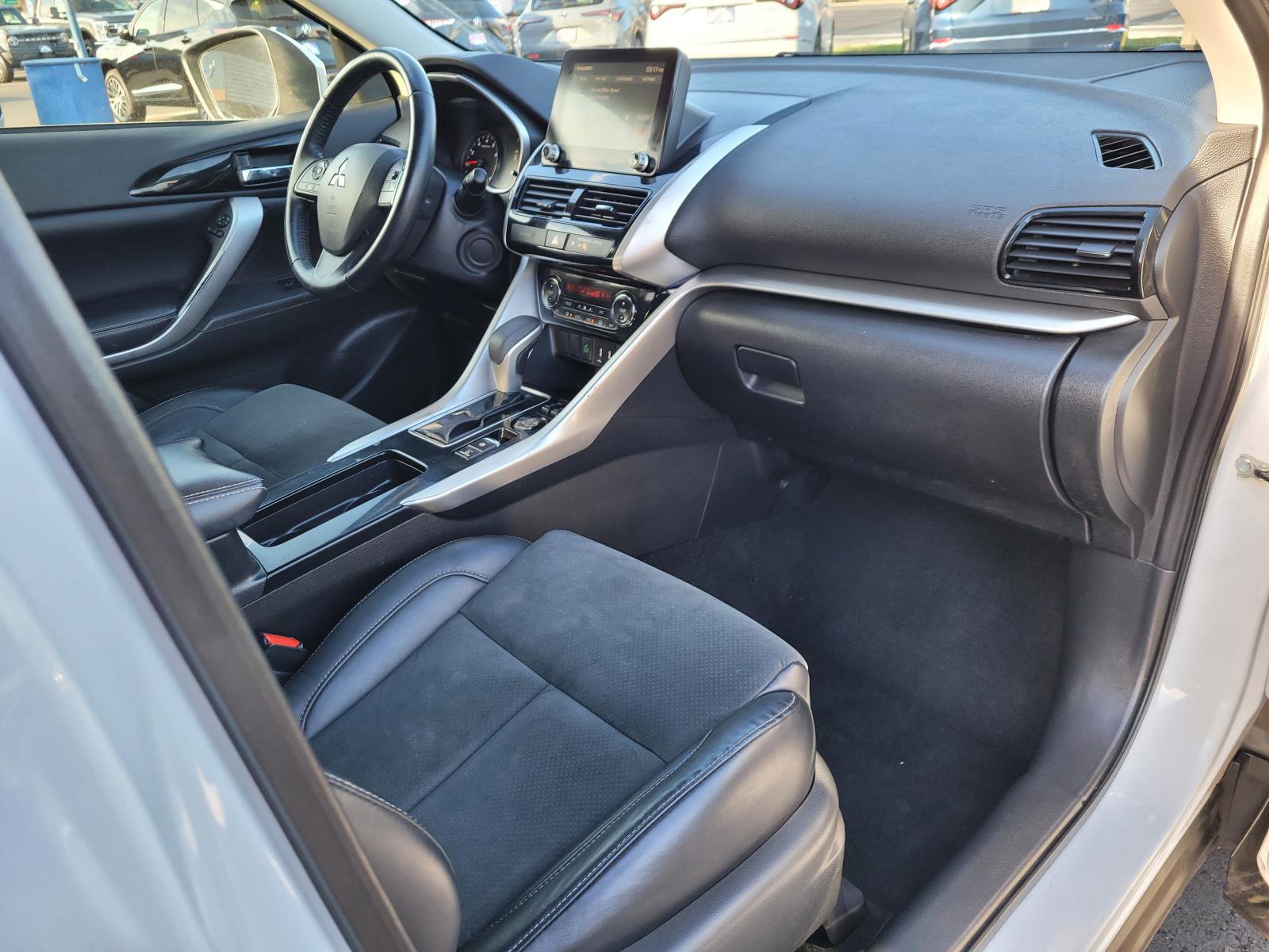 Used 2022 Mitsubishi Eclipse Cross SE image 40