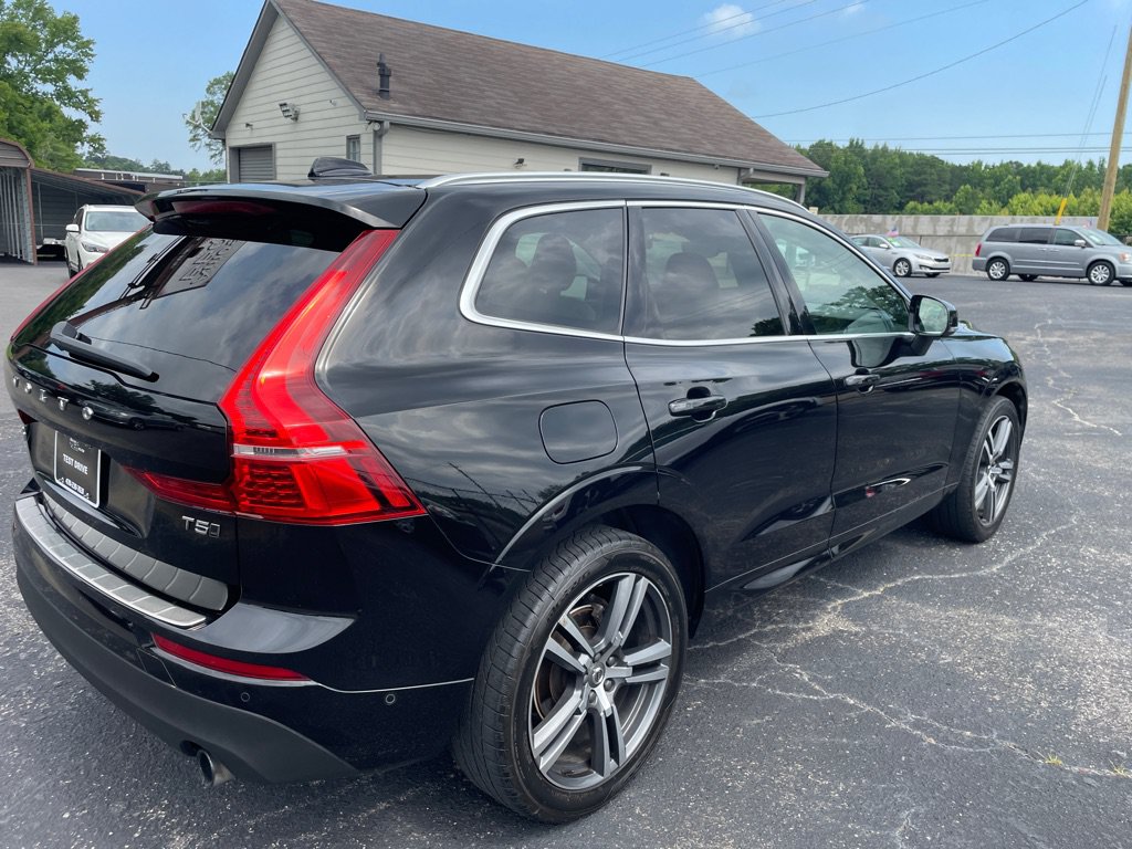 Used 2018 Volvo XC60 T5 Momentum AWD/4WD image 6