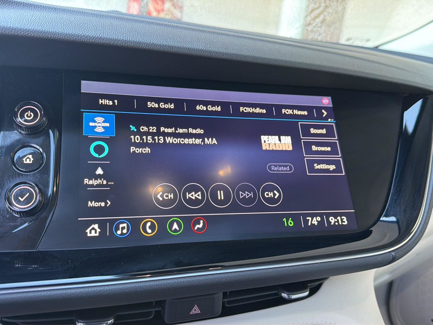 Used 2022 Buick Envision Avenir w/ Technology Package II FWD image 26