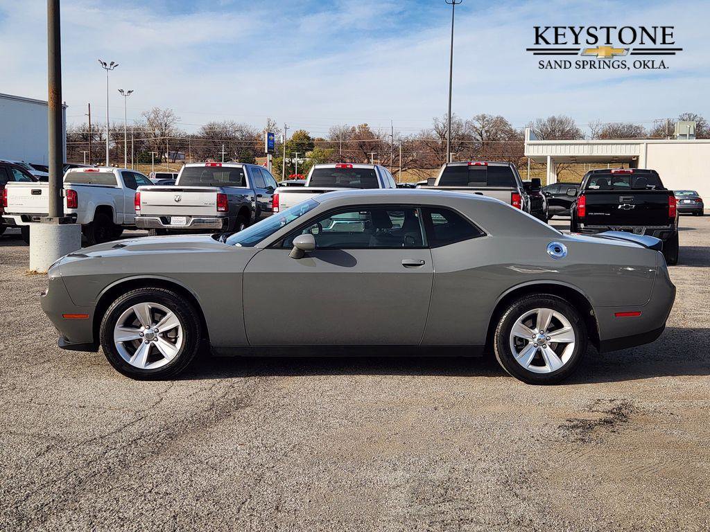 Used 2023 Dodge Challenger SXT image 4