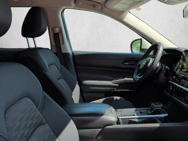 Used 2024 Nissan Pathfinder SV FWD image 23