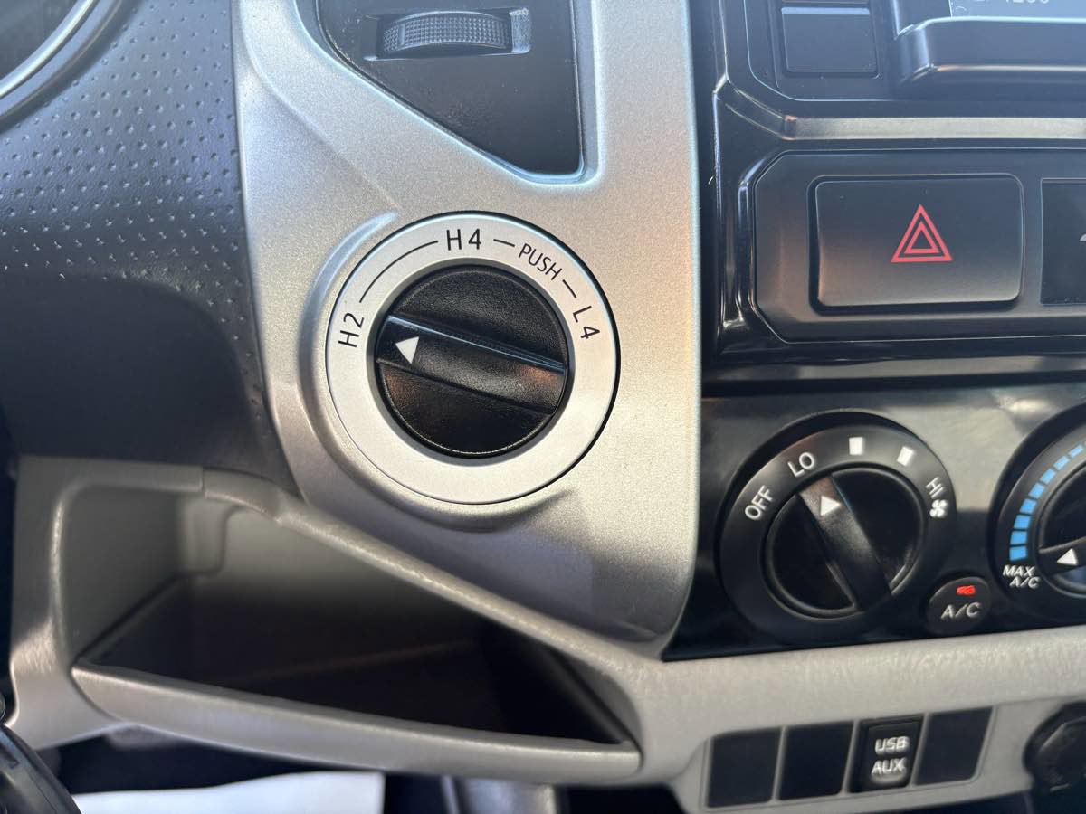 Used 2015 Toyota Tacoma 4x4 Double Cab w/ TRD Sport Package image 30